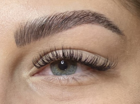 Wimpern & Augenbrauen